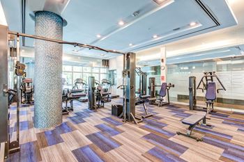 24-Hour fitness studio with private lockers